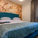 Apartment Penthouse Lux Xyz