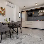 Penthouse Lux Xyz