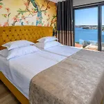 Penthouse Lux Xyz *
