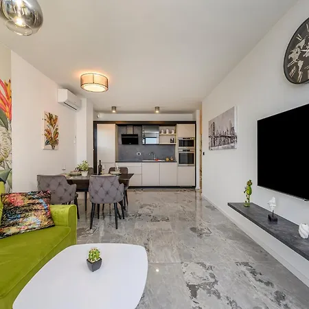 דירה Penthouse Lux Xyz רוגוזניצה