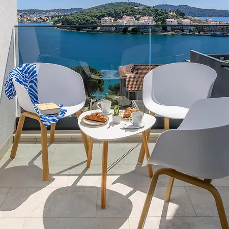 Apartment Lux Xyz