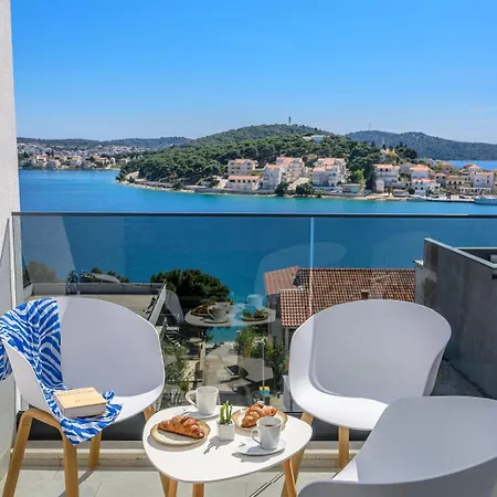 5 Stars Lux Xyz * Rogoznica (Sibenik-Knin)