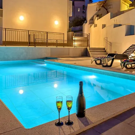 5 Stars Lux Xyz * Rogoznica (Sibenik-Knin)