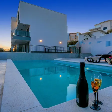 5 Stars Lux Xyz * Rogoznica (Sibenik-Knin)