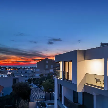 Apartment Lux Xyz *