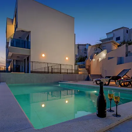 Penthouse Lux Xyz