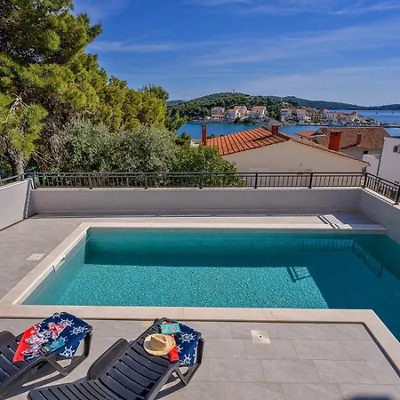 Apartman 5 Stars Lux Xyz